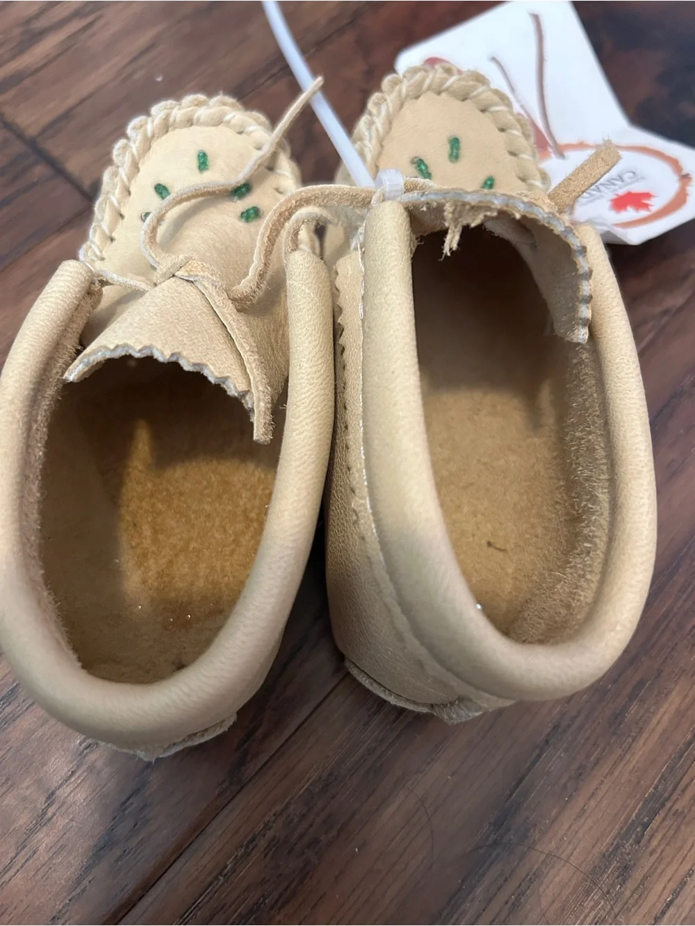 Made in Canada Kids Leather Moccasins Beaded Soft Sole Toddler Approx Size 9-10